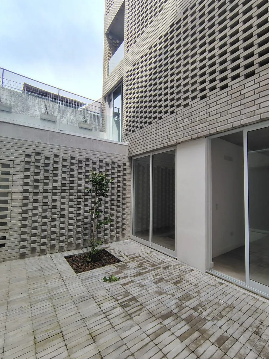 Dpto, 2 ambientes en PB con un amplio patio propio foto 5