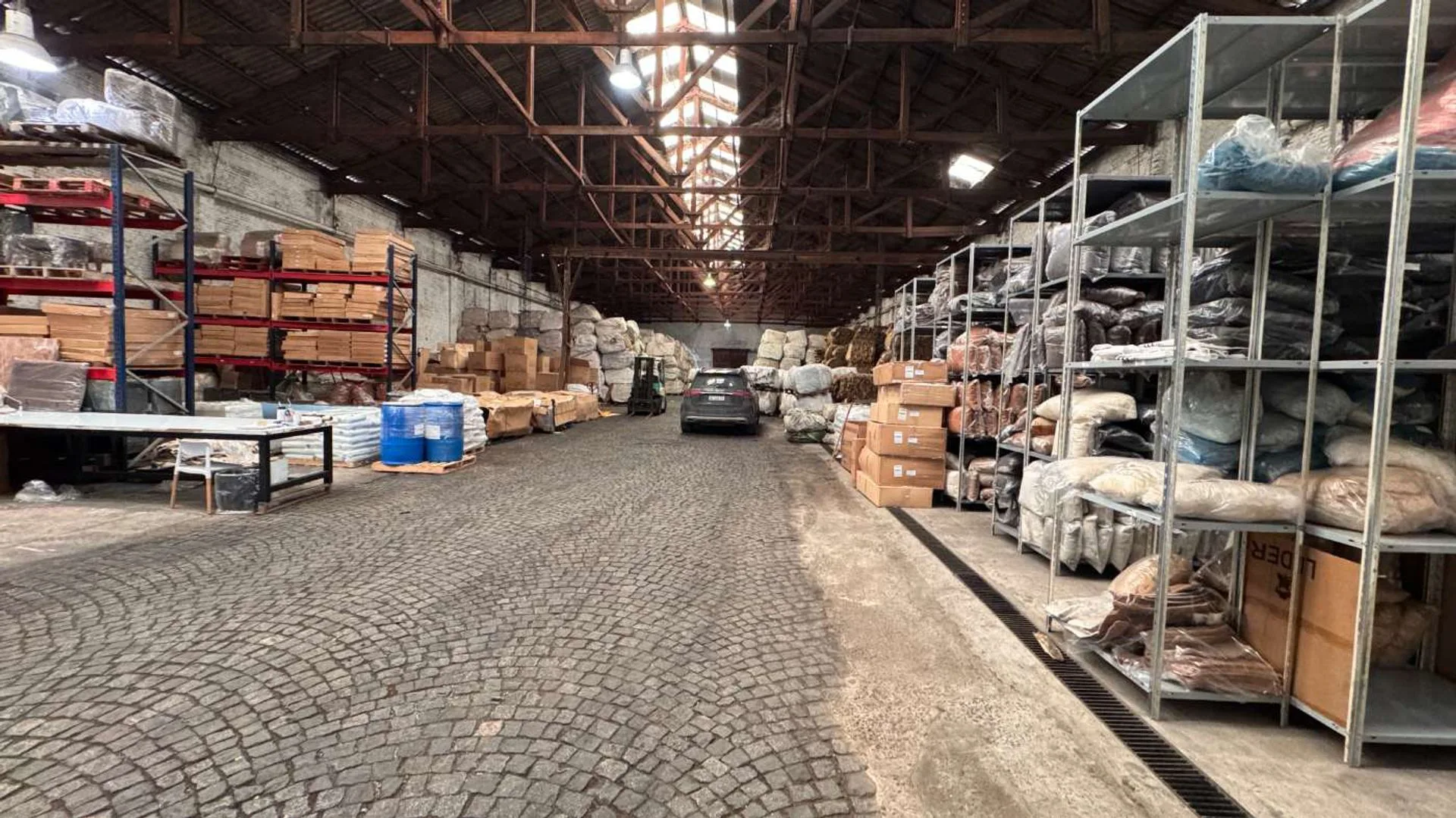 Venta Galpón y PH Parque Industrial Avellaneda foto 2