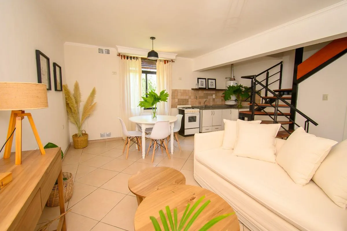 Dúplex de 2 dormitorios sobre Bv Gálvez a la venta foto 3