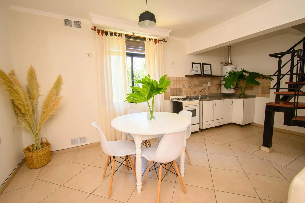 Dúplex de 2 dormitorios sobre Bv Gálvez a la venta foto 4