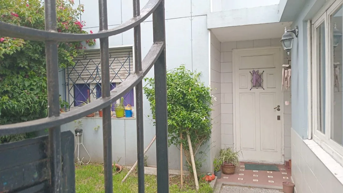 VENTA CASA MÁS DEPARTAMENTO 5 AMBIENTES RIVADAVIA