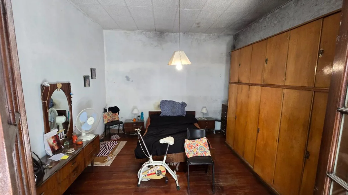 VENTA CASA 5 AMBIENTES PATIO TERRAZA LINIERS foto 3