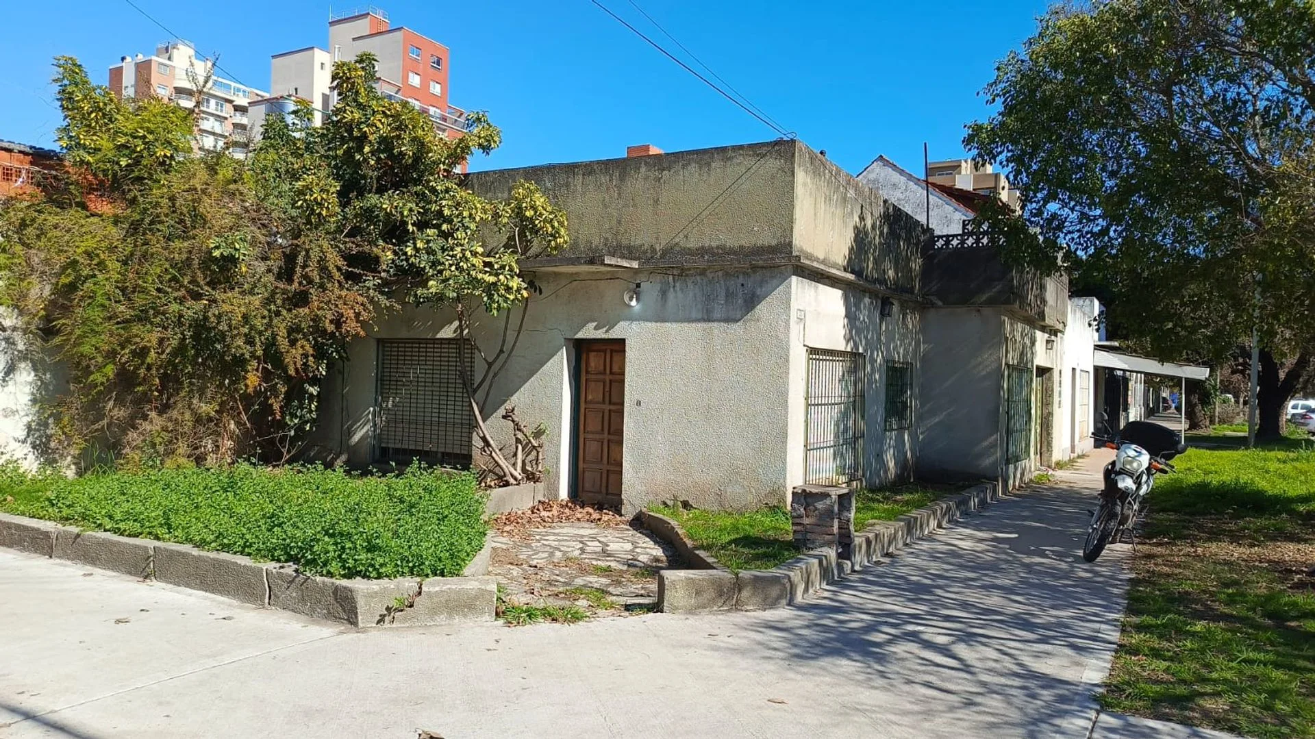 CASA Y LOCAL COMERCIAL A REFACCIONAR, SAN MIGUEL foto 2
