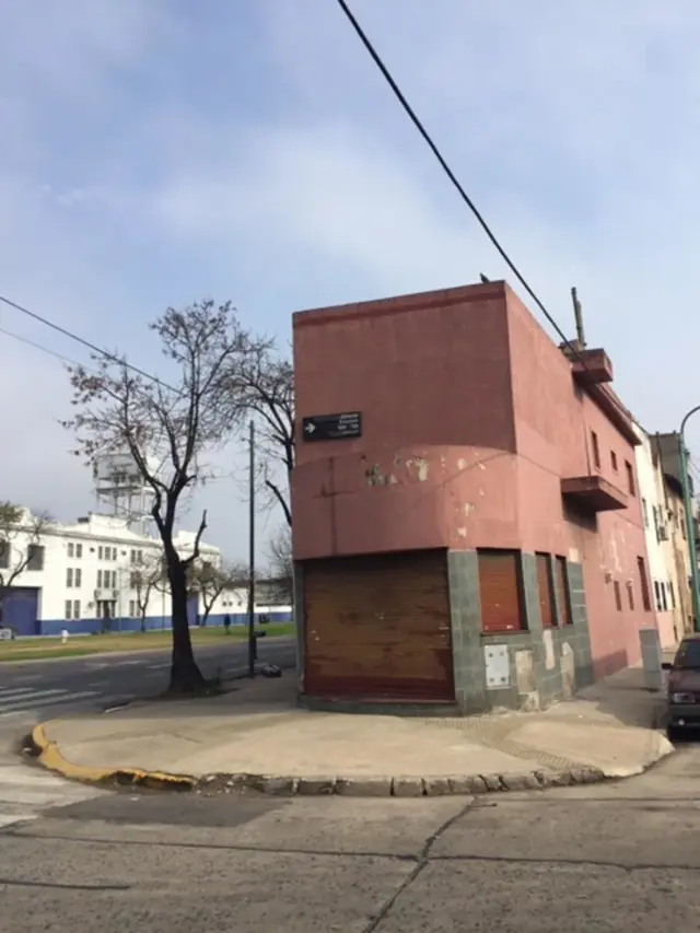 Depósito en venta, en 2 plantas - zona Pompeya