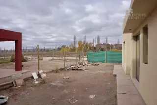 SE VENDE Casa 3D 2B A Estrenar Barrio Privado Rincon de Drummond Lujan de Cuyo foto 5