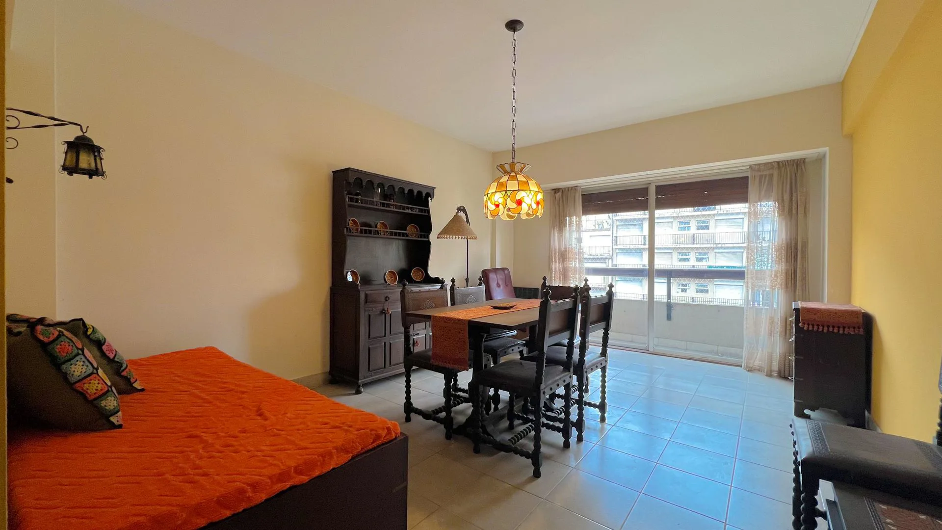 VENTA DEPTO 2 AMB FRENTE CON BALCON Y COCHERA