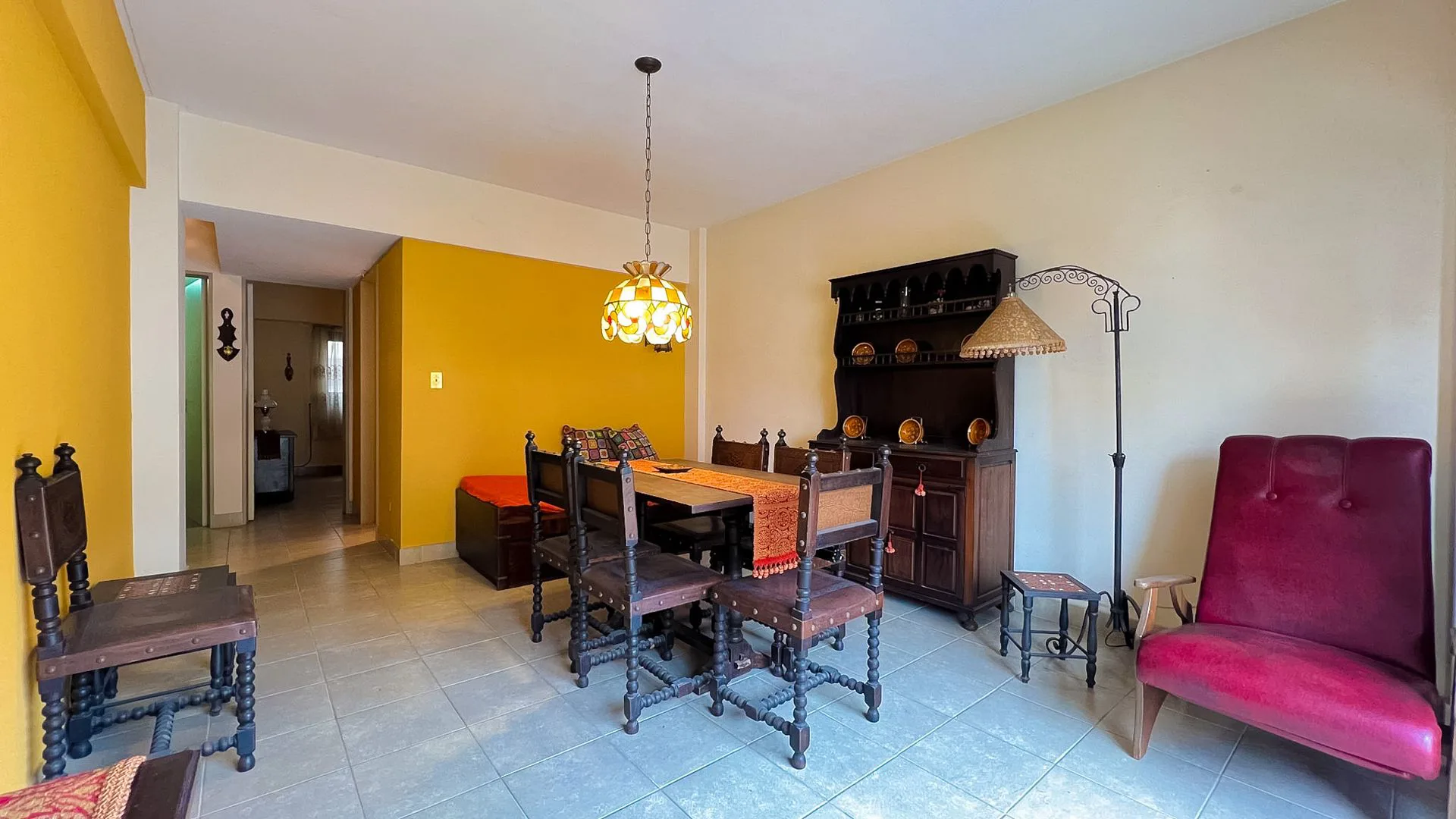 VENTA DEPTO 2 AMB FRENTE CON BALCON Y COCHERA foto 3