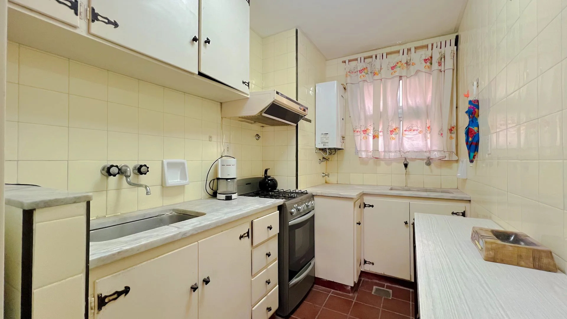 VENTA DEPTO 2 AMB FRENTE CON BALCON Y COCHERA foto 4
