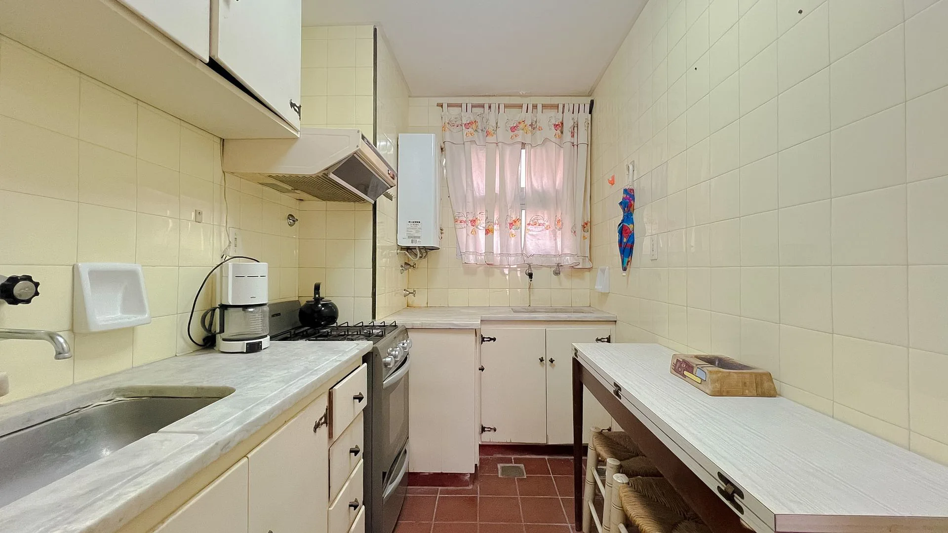 VENTA DEPTO 2 AMB FRENTE CON BALCON Y COCHERA foto 5