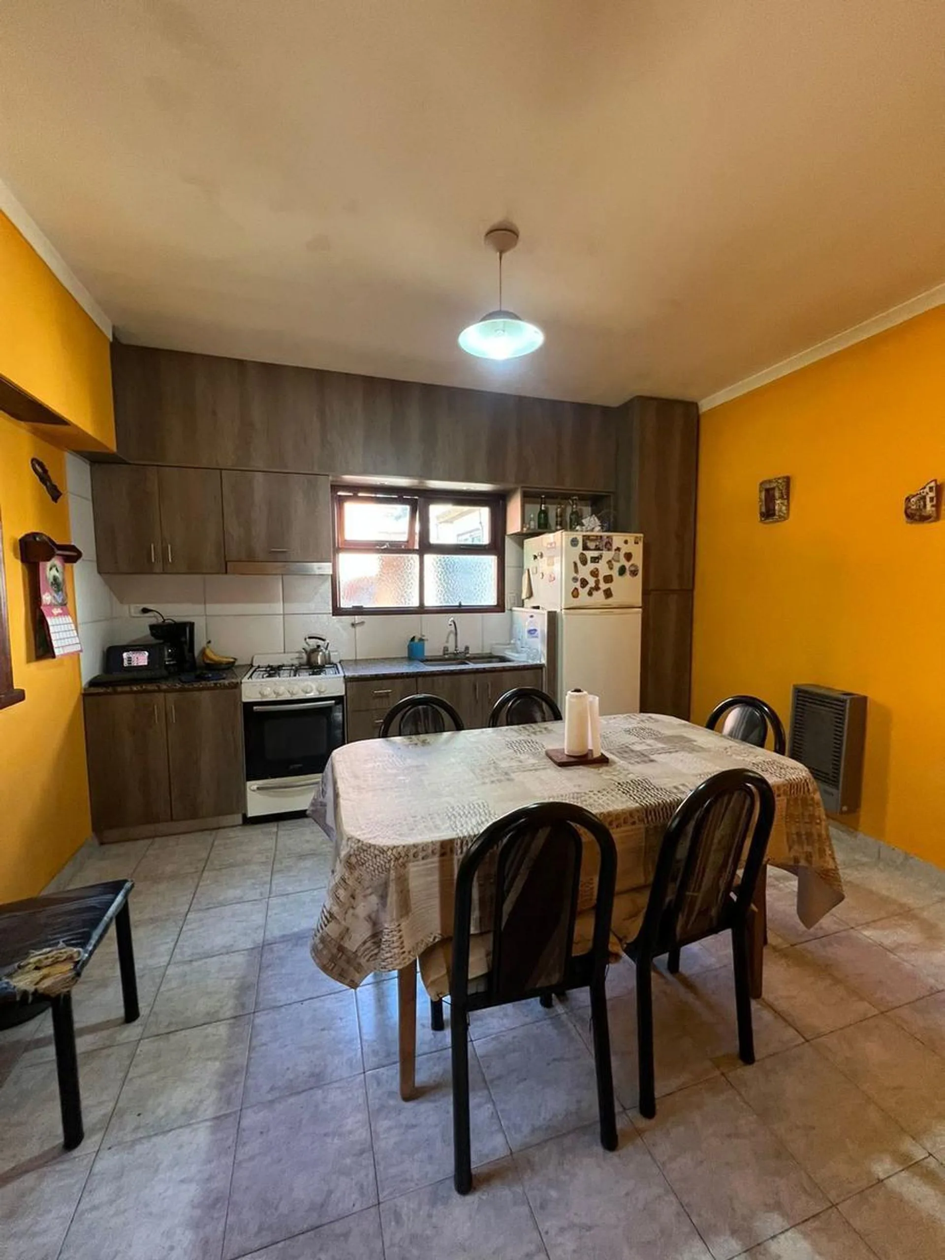 Venta Casa 3 Amb. Colina Alegre Con Amplio Parque foto 3