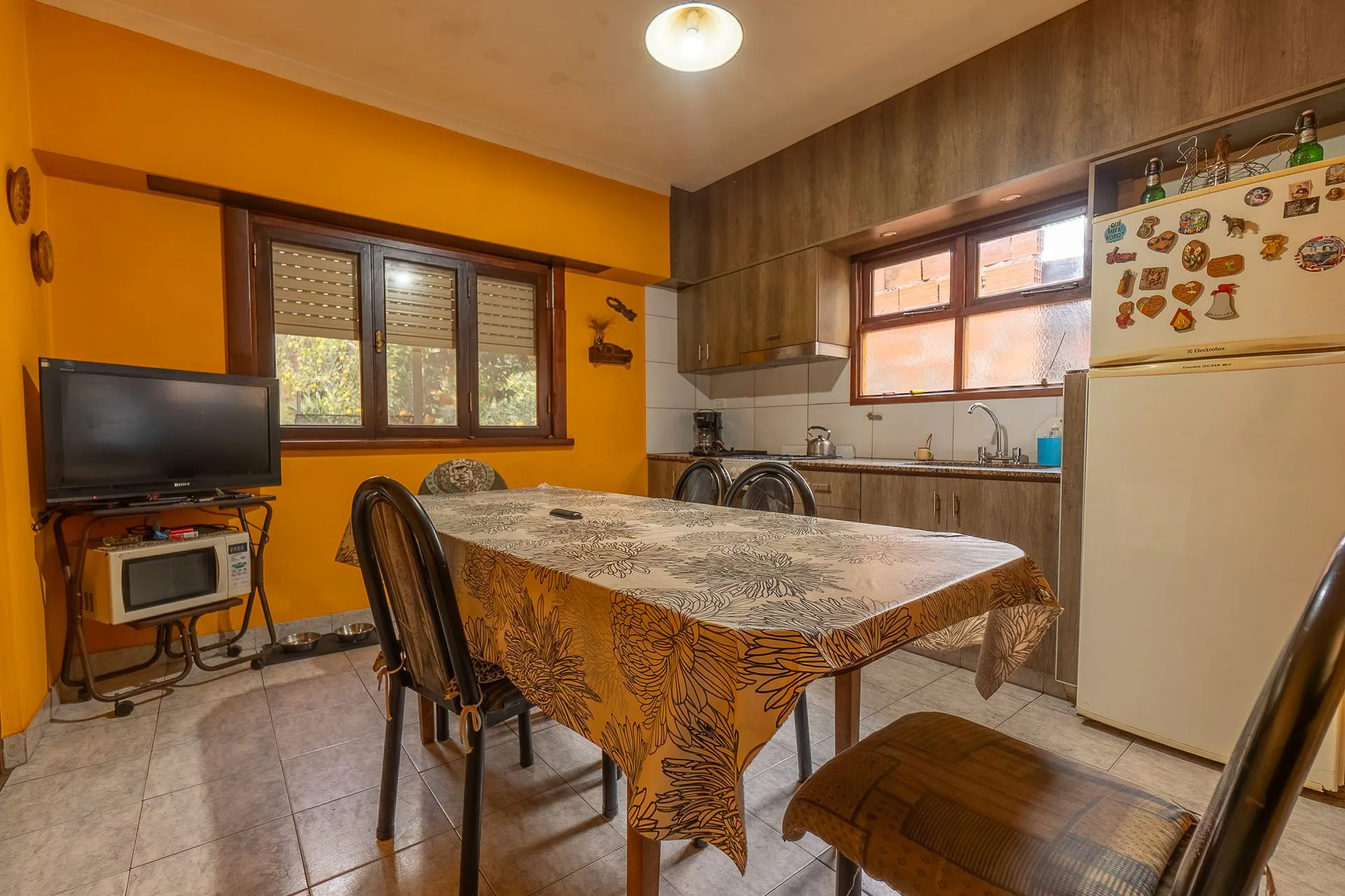 Venta Casa 3 Amb. Colina Alegre Con Amplio Parque foto 5