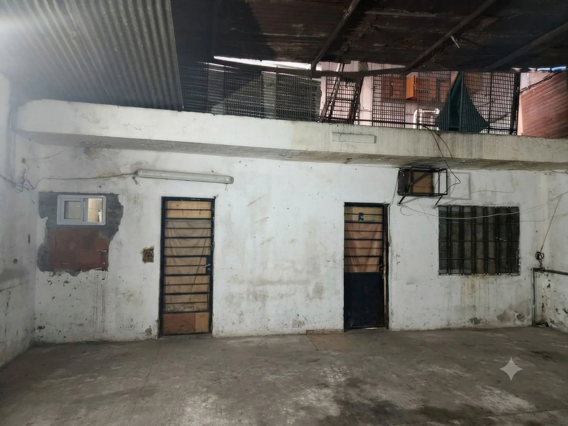 Galpón con vivienda en venta en Pompeya foto 4