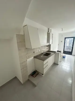 Excelente Departamento de 3 ambientes. La Tablada foto 5