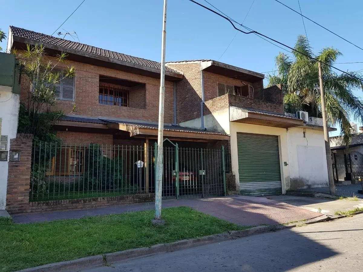 Gran Oportunidad!! Chalet de 4 Amb. El Palomar foto 2