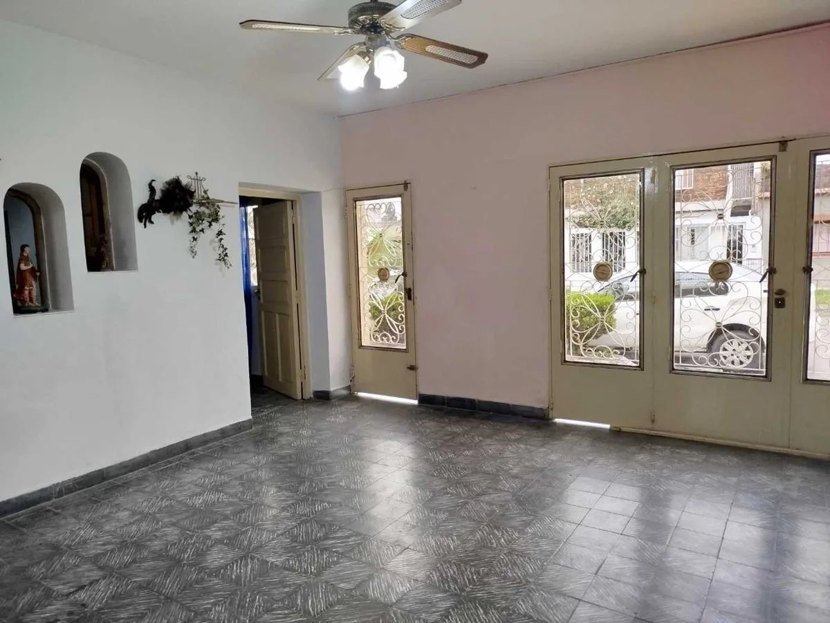 VENTA CASA 2 DOR, AMPLIA CON  FONDO Y TERRAZA foto 3