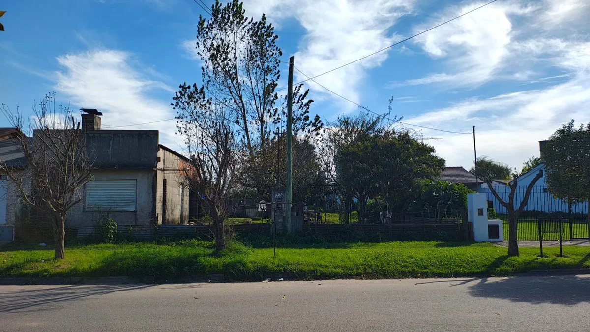 Casa 1 Dormitorio en Venta en Dolores amplio Lote