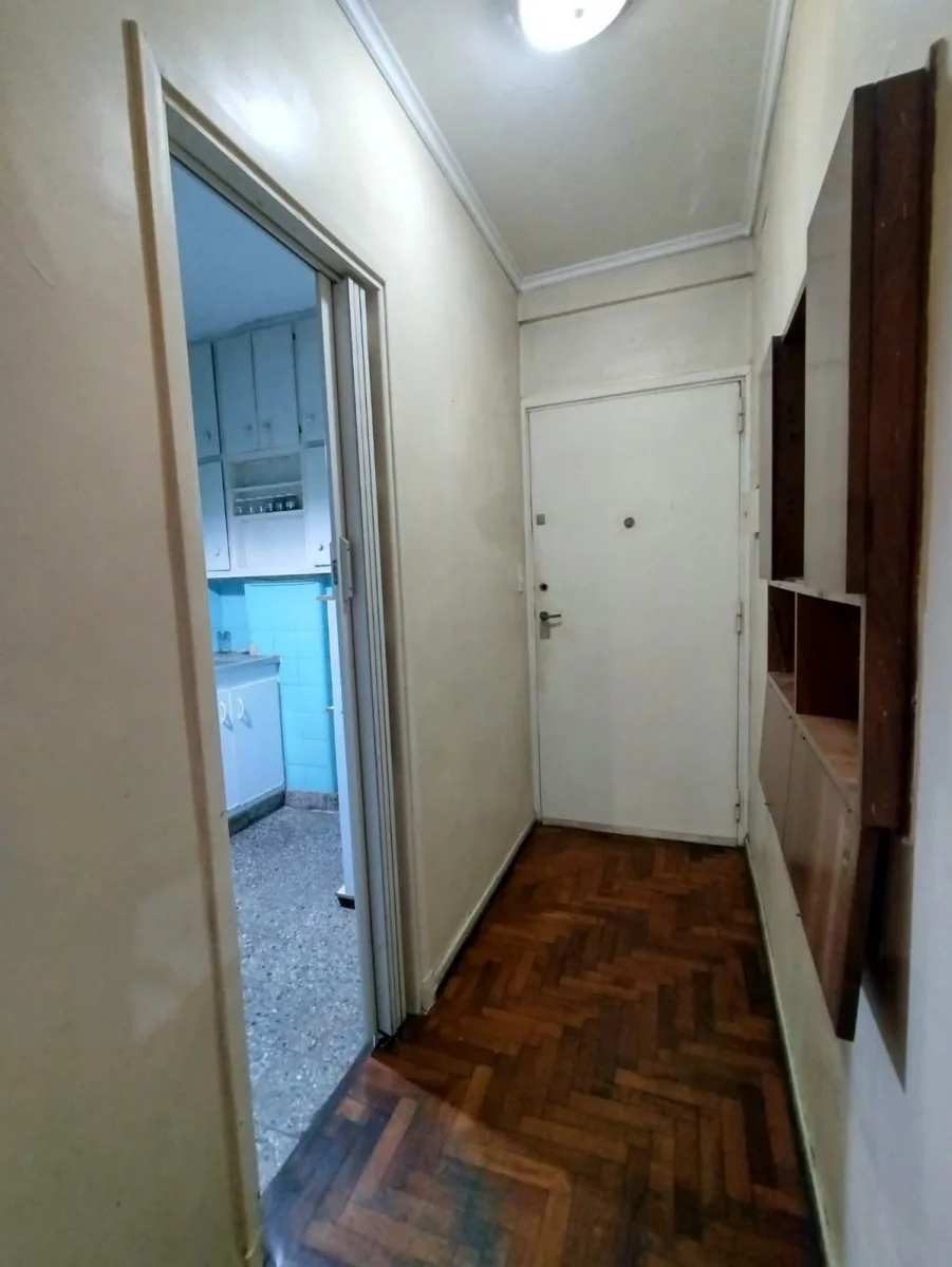 Se vende un departamento de 2 ambientes en - Monserrat foto 3
