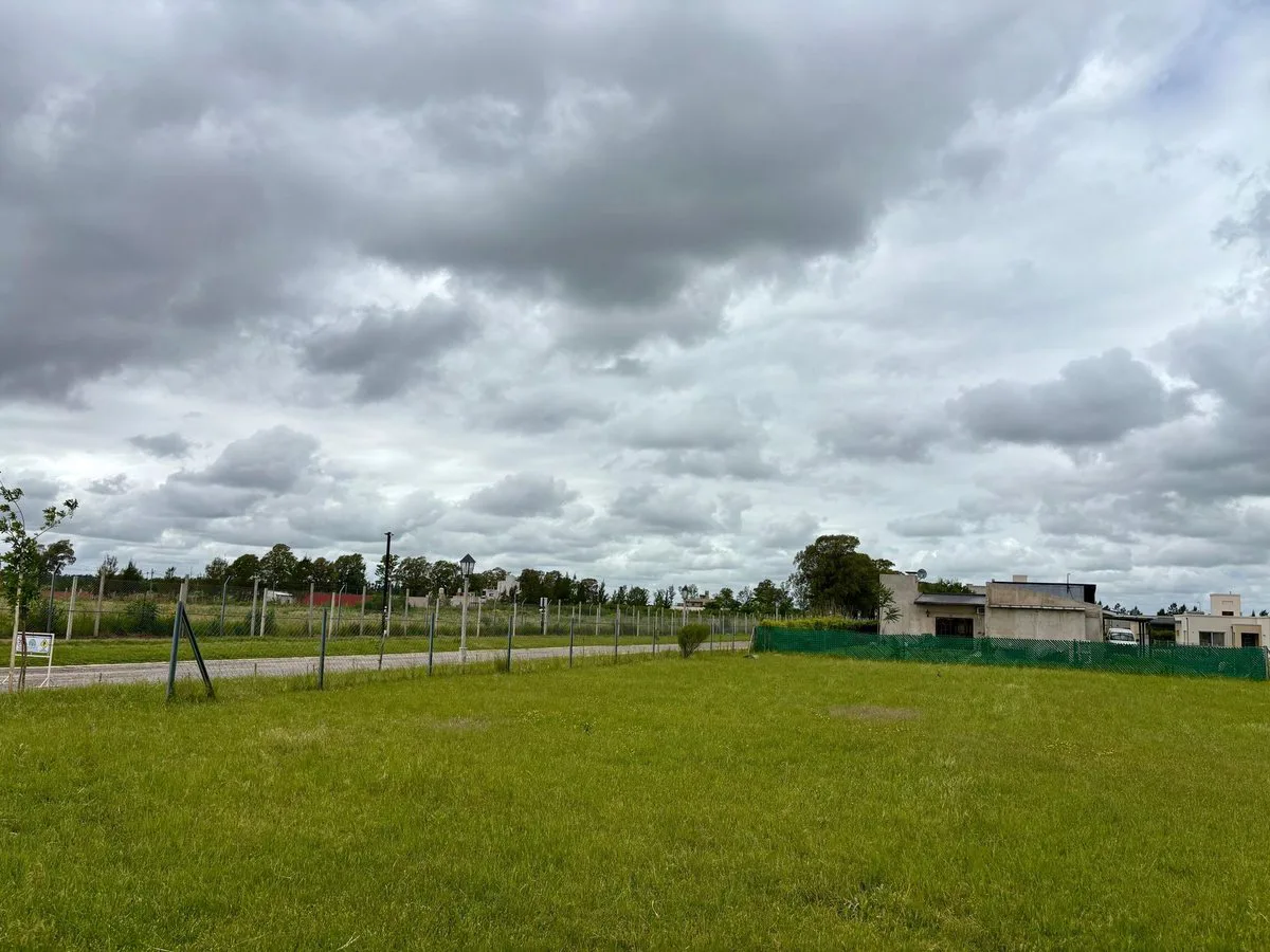 VENTA – LOTE EN ESQUINA – BARRIO CERRADO BELLEVILE foto 5