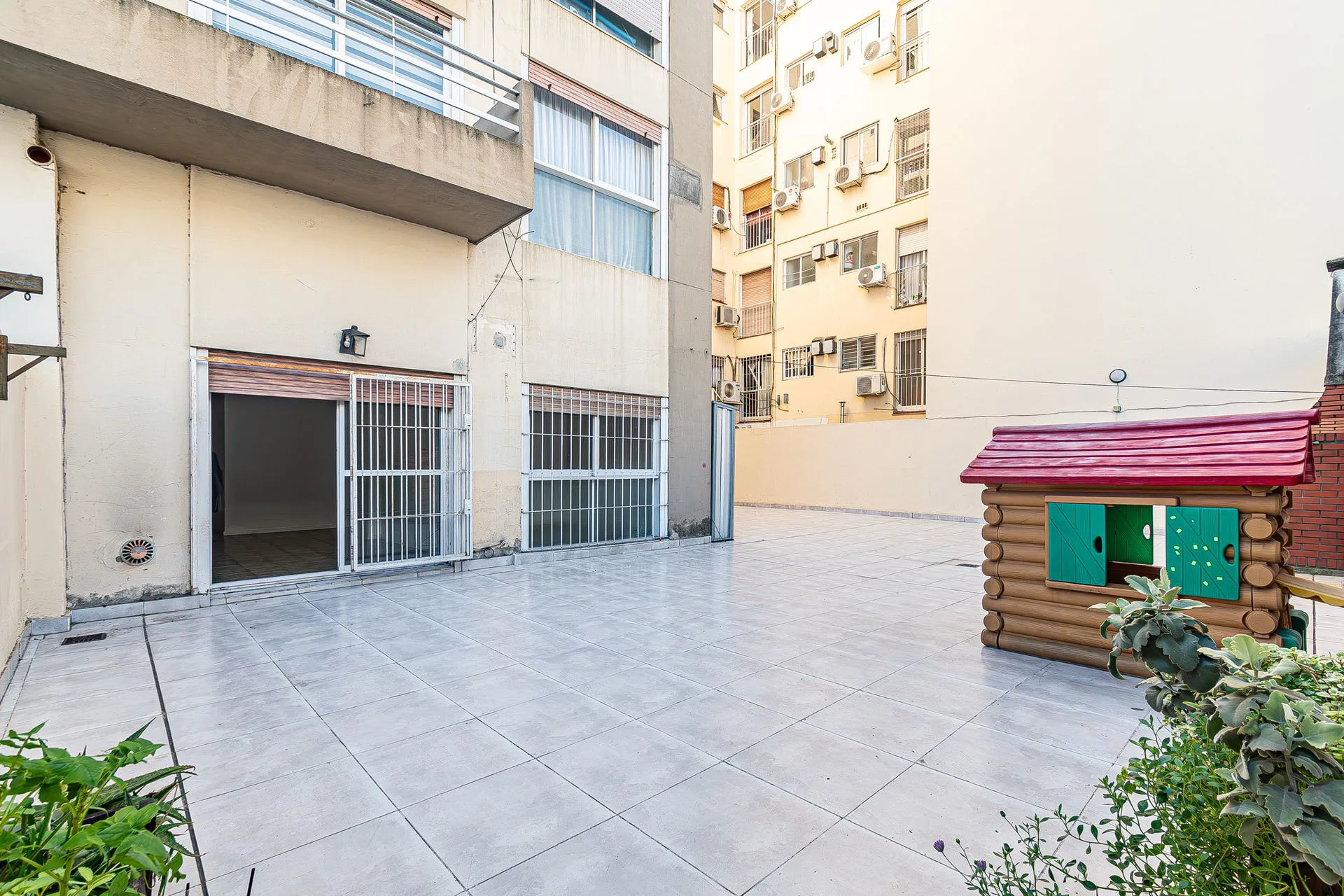 VENTA DEPTO 3 AMB DEVOTO CON ESTUDIO Y PATIO foto 5