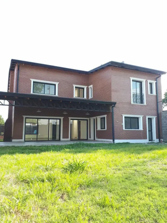 Casa en Venta - Los Ceibos 1400 - Yerba Buena
