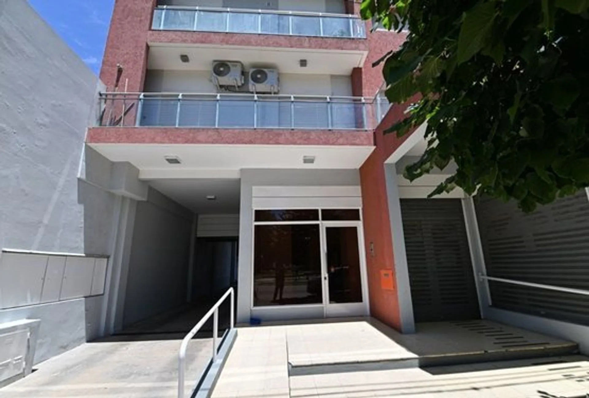 DEPARTAMENTO  C/ COCHERA LISANDRO DE LA TORRE 446 foto 3