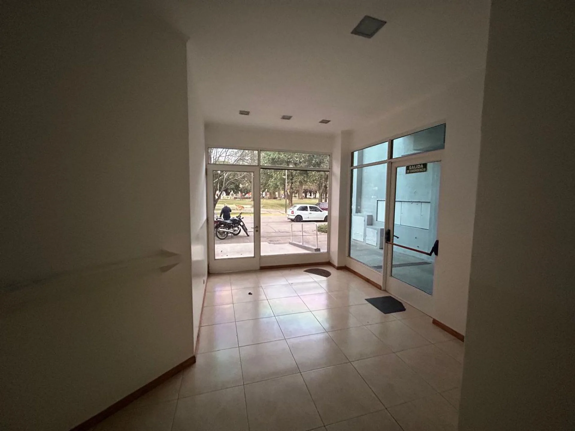 DEPARTAMENTO  C/ COCHERA LISANDRO DE LA TORRE 446 foto 4
