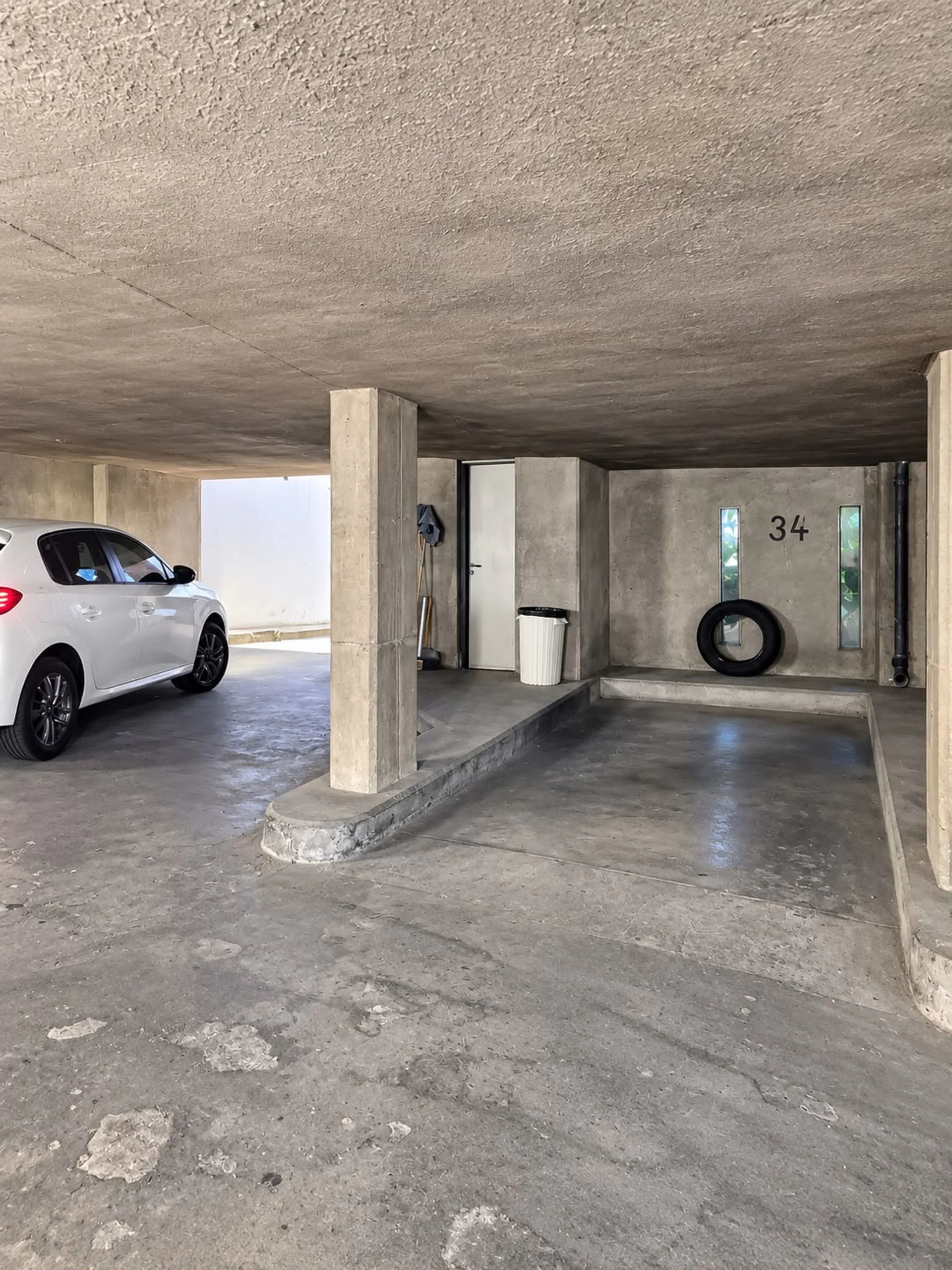 VENTA COCHERA AV. COLON 738 EN PLANTA BAJA foto 2