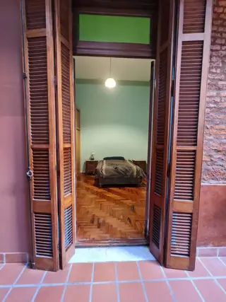 Excelente casa de categoria 6 Ambientes con Cochera -BOEDO- foto 3