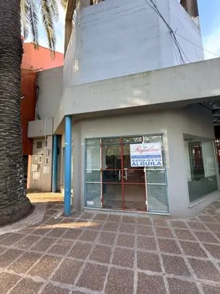ALQUILER LOCAL COMERCIAL , EN PLENO CORAZON DE CUIDAD JARDIN. IDEAL VARIOS DESTINOS foto 4