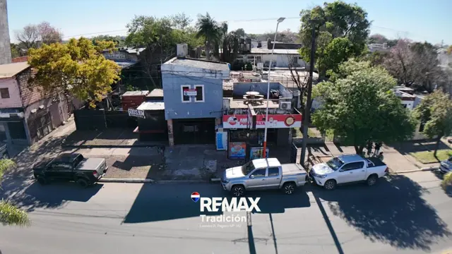 EN VENTA CASA, LOCAL Y DEPTO SOBRE AV. 9 DE JULIO