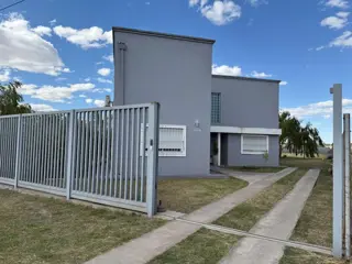 VENTA DE CASA + TERRENO EN CONJUNTO, ZELARRAYAN 4000, ZONA COMERCIAL,BAHIA BLANCA foto 4