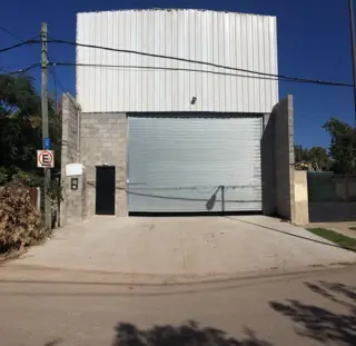 GALPON EN ZONA COMERCIAL DE PASEO MENDOZA foto 5