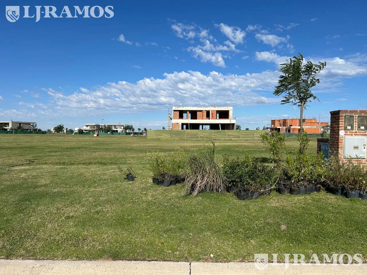 Terreno en Puertos del Lago - BARRIO AMARRAS foto 2