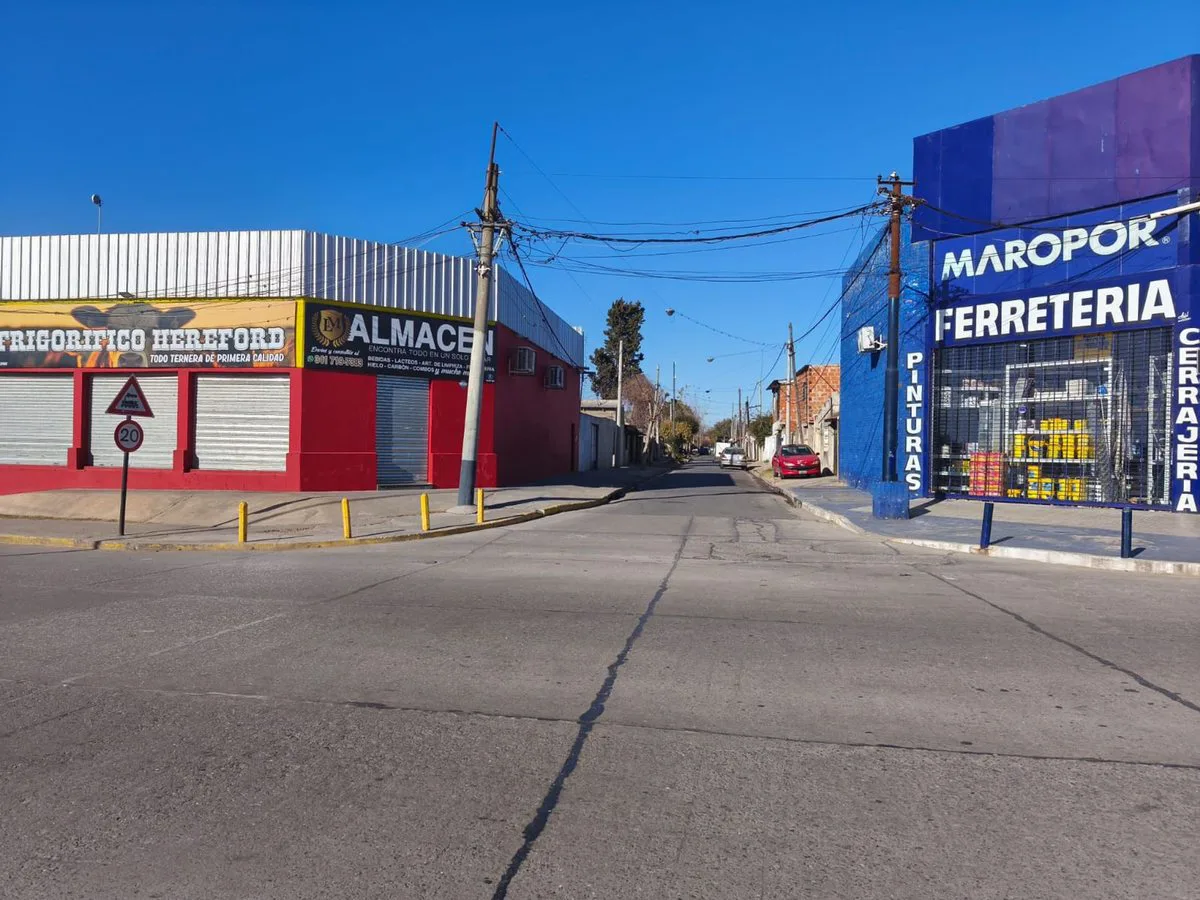 LOCAL EN VENTA SOBRE BV SEGUI 200M2 foto 3
