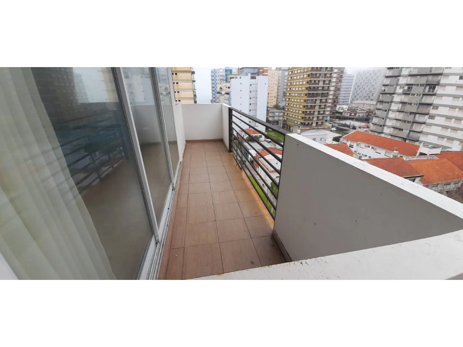2-Bedroom Apartment with Ocean-View Balconies in Miramar, Miralmar Building – photo 19 of 29