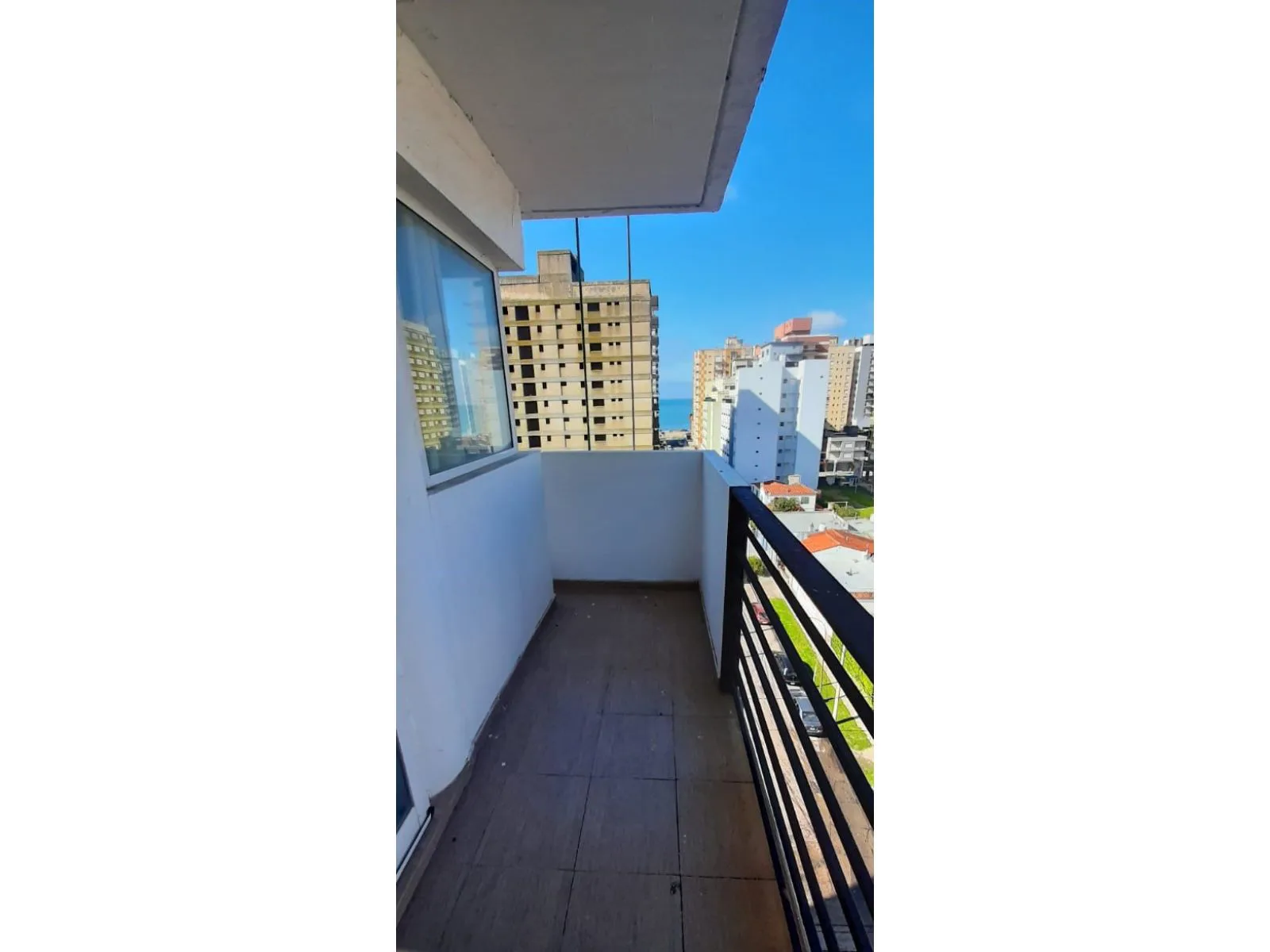 2-Bedroom Apartment with Ocean-View Balconies in Miramar, Miralmar Building – photo 20 of 29