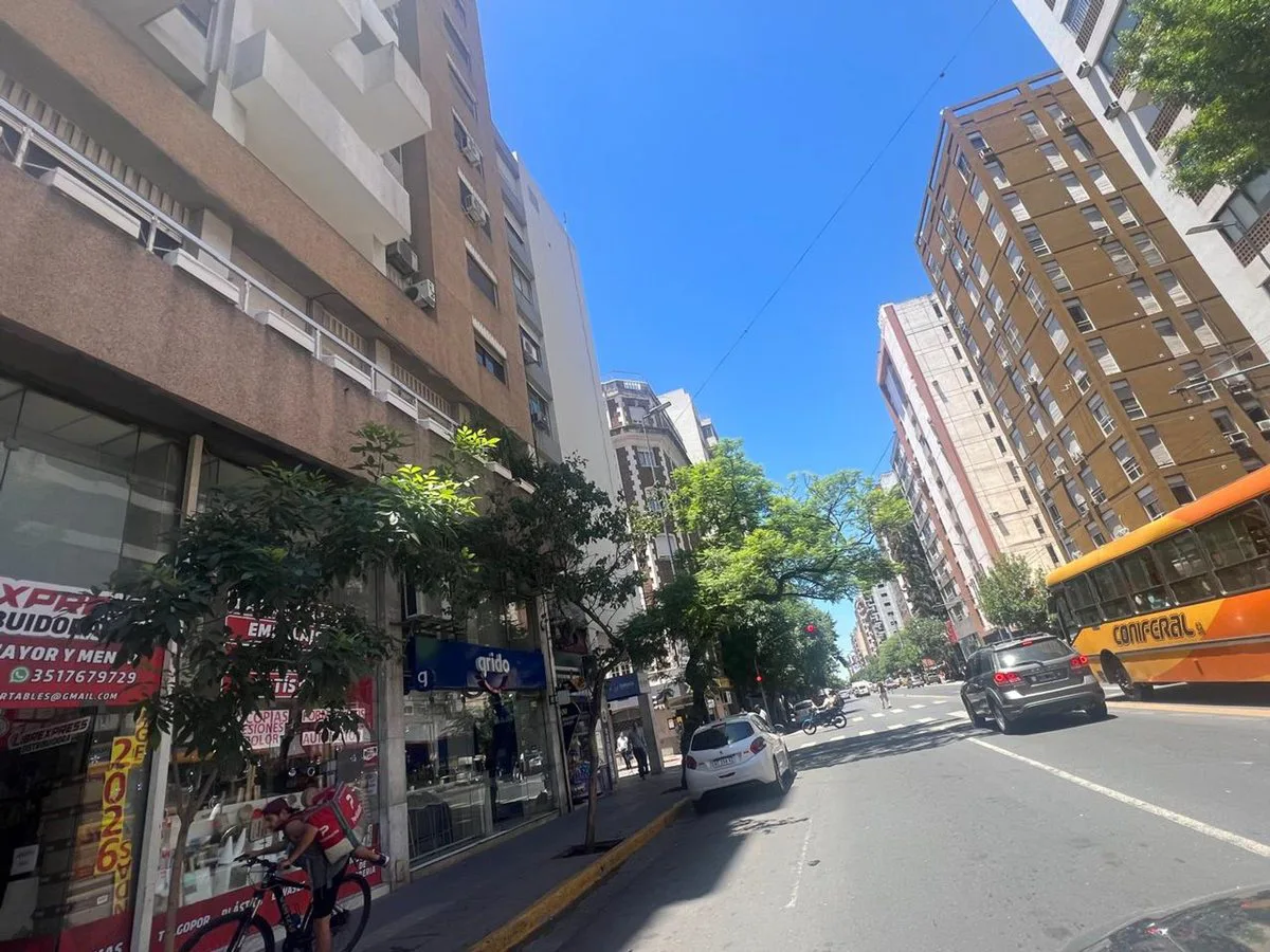 VENTA COCHERA AV COLON 720 CORDOBA foto 2