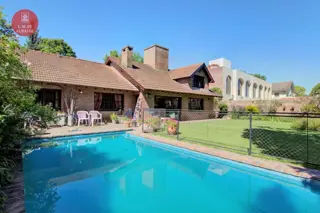 Gdor. Arana y Av. Sucre - Casa con gran jardín, pileta y quincho - Venta - Santa Rita - Boulogne foto 1