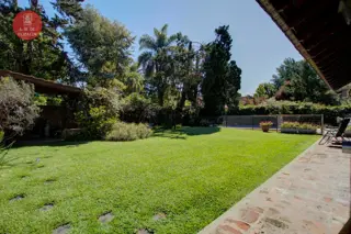 Gdor. Arana y Av. Sucre - Casa con gran jardín, pileta y quincho - Venta - Santa Rita - Boulogne foto 3