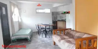 CASA TRES DORMITORIOS, DOS BAÑOS , COCINA COMEDOR , LIVING , PARQUE , CENTRICA foto 2