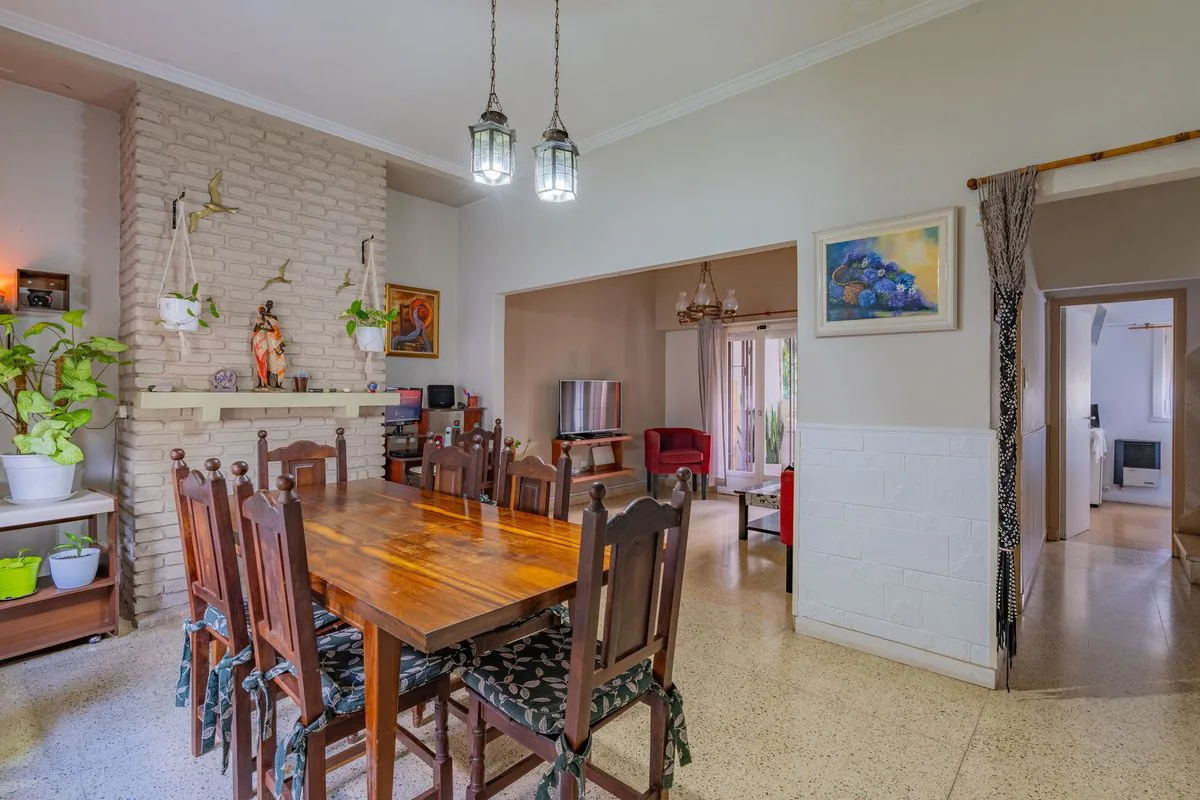 VENTA CASA 5 AMBIENTES PUNTA MOGOTES GRAN JARDIN foto 2