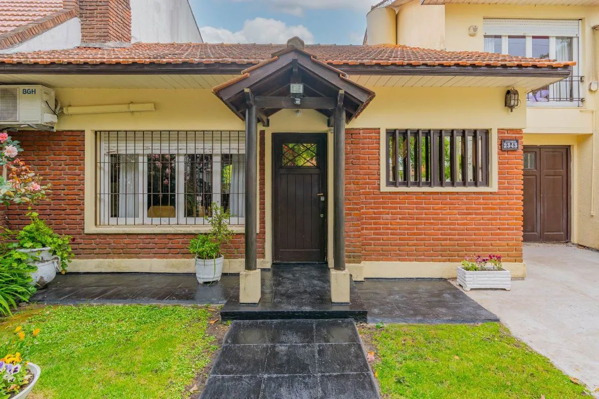 VENTA CASA 5 AMBIENTES PUNTA MOGOTES GRAN JARDIN foto 5