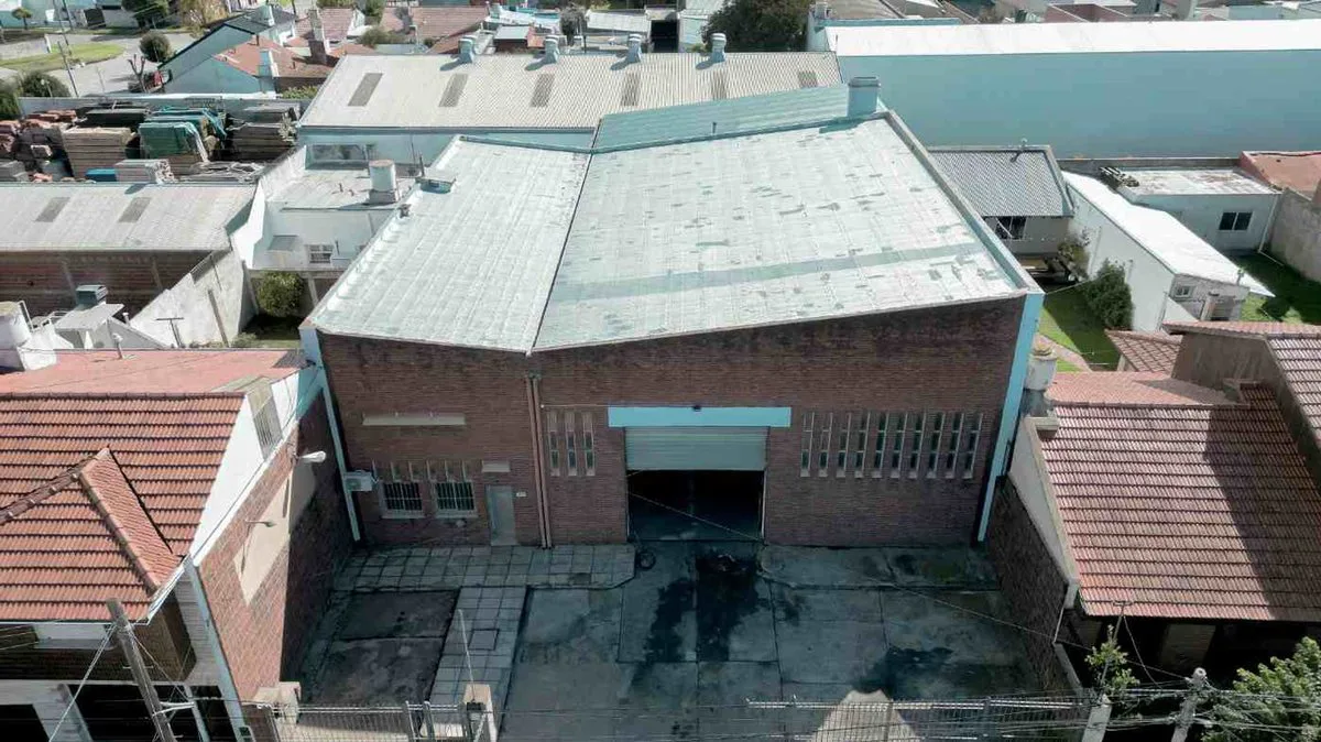VENTA GALPON CON OFICINAS QUINCHO 730 M2 ZONIF. E3 foto 2