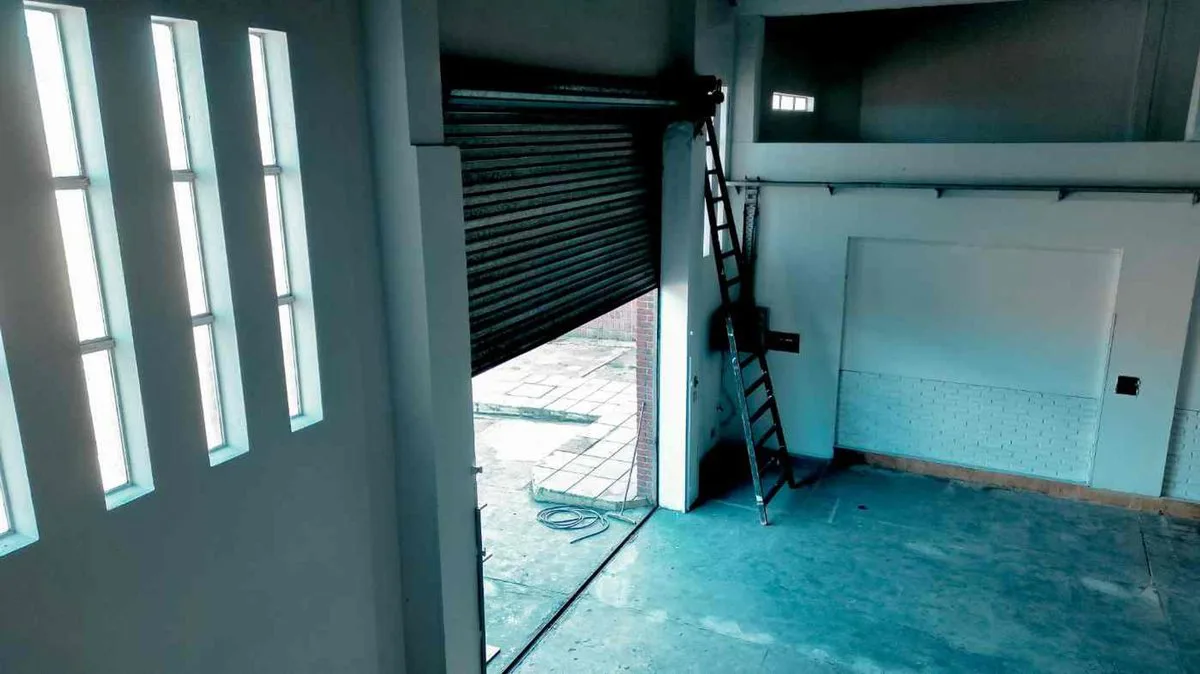 VENTA GALPON CON OFICINAS QUINCHO 730 M2 ZONIF. E3 foto 5