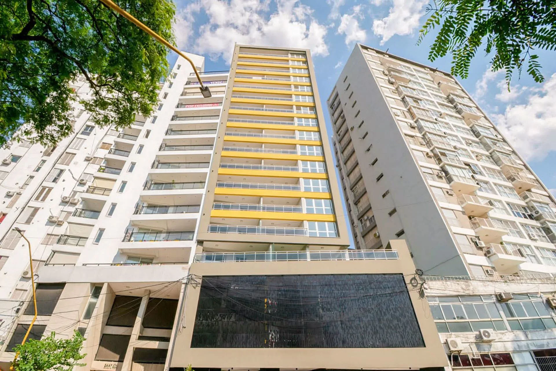 Departamento 1 dorm en edificio ALBERDI PLAZA foto 2