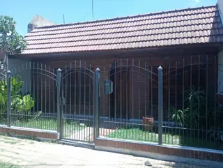 Alquiler de casa en Burzaco foto 1