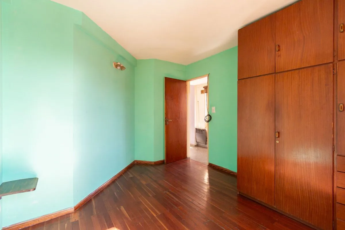 DEPARTAMENTO VENTA MORON 2 AMBIENTES CON COCHERA foto 3
