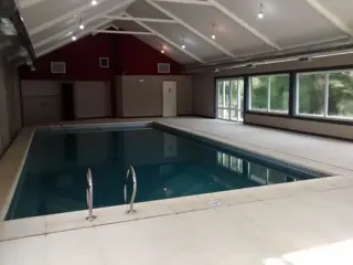 Excelente y amplio departamento de 2 dormitorios en Barrio Premium, con estacionamiento, club house y piscina climatizada foto 5