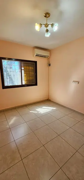 IMPECABLE DEPARTAMENTO DE 2 DORMITORIOS Y CON 2 COCHERAS CUBIERTAS foto 2
