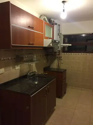 IMPECABLE DEPARTAMENTO DE 2 DORMITORIOS Y CON 2 COCHERAS CUBIERTAS foto 3